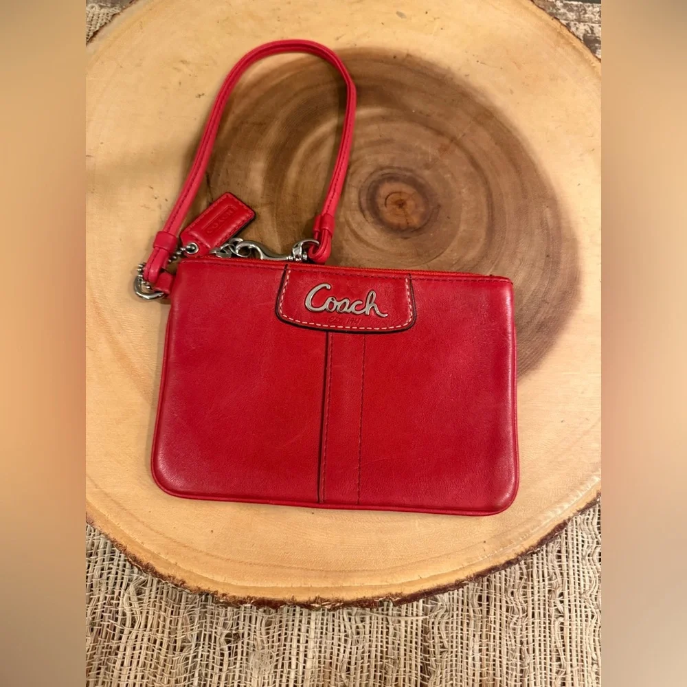 COACH Penelope Leather‎ Wristlet Red Silver Hardware